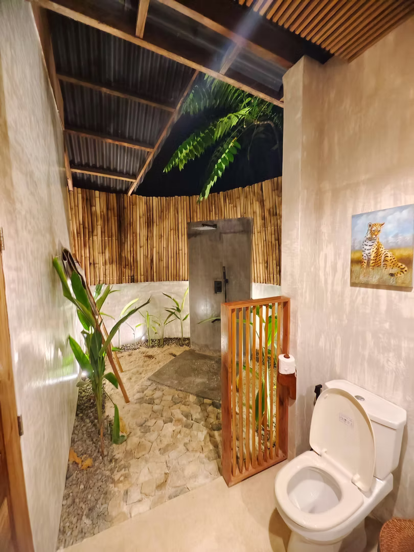 Villa Bathroom, Tropical Beachfront Villa at Patrick's on the Beach, Siargao